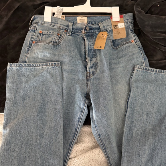 Levi's Women's Light Blue Distressed 501 Jeans - Picture 4 of 5